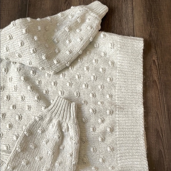 Cozy Cream Knit Sweater - Picture 5 of 5